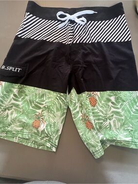 Black & Green Pineapple Leaf Hybrid Swim Shorts